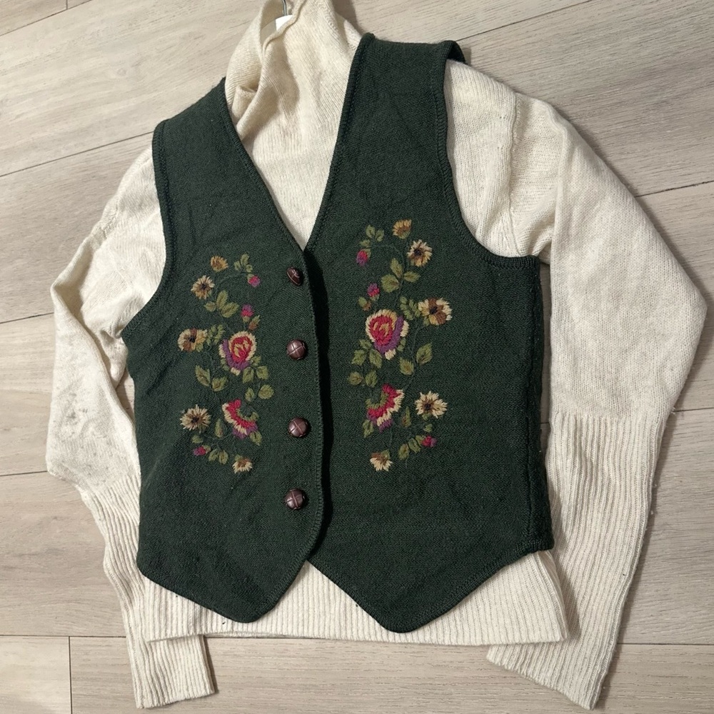 Vintage Jantzen Petite Green Olive Knit Vest Embroidered Small
